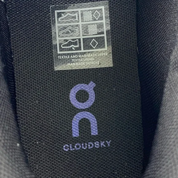 On Runninh Cloud Sky sneakers are lightweight, blue agile running shoes size Y6 - Picture 9 of 11